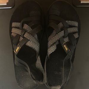 Teva sandals size 5